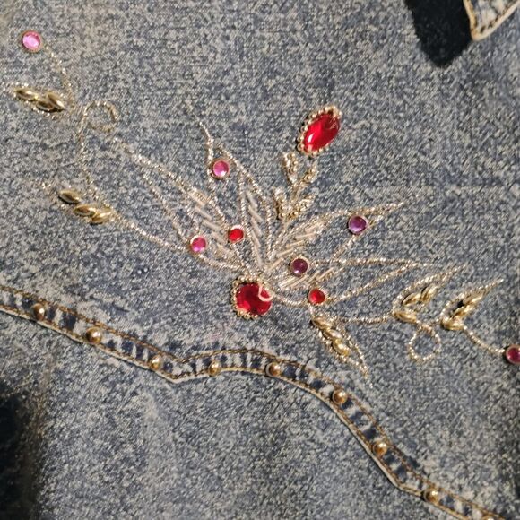 Pretty Blue Vintage Blue and Red Button Down Shirt with Floral Embroidery - Picture 9 of 14